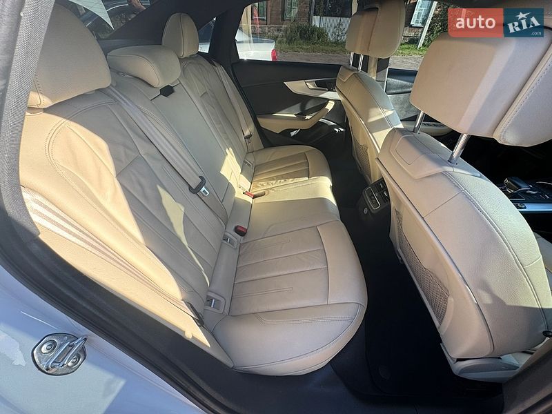 Седан Audi A4 2017 в Киеве