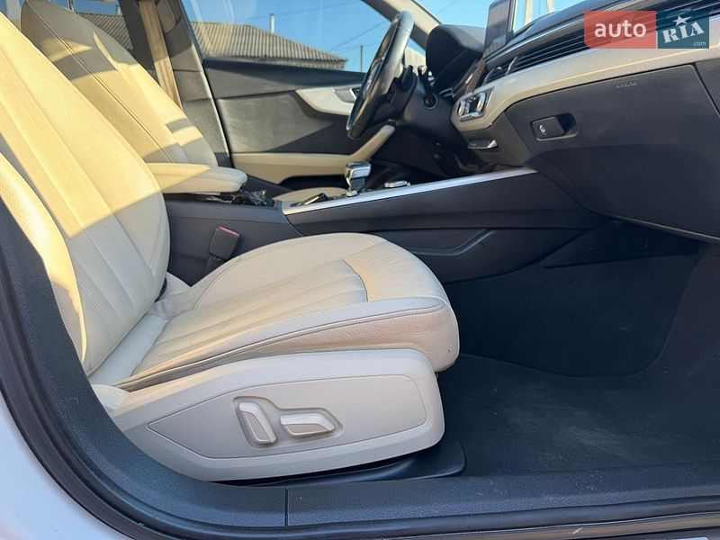 Седан Audi A4 2017 в Киеве