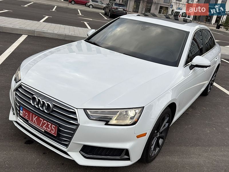 Седан Audi A4 2019 в Ровно