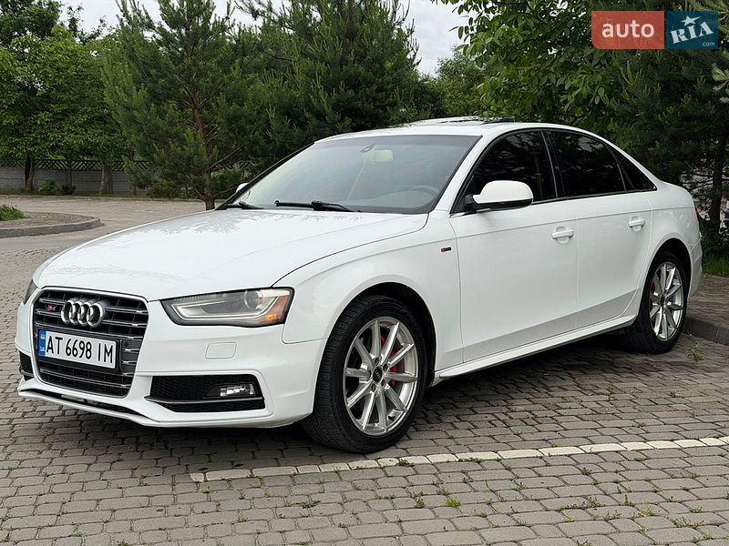 Седан Audi A4 2015 в Ивано-Франковске