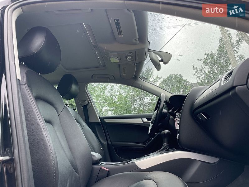 Седан Audi A4 2015 в Львове