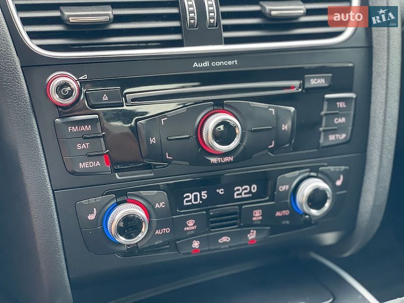 Седан Audi A4 2015 в Львове