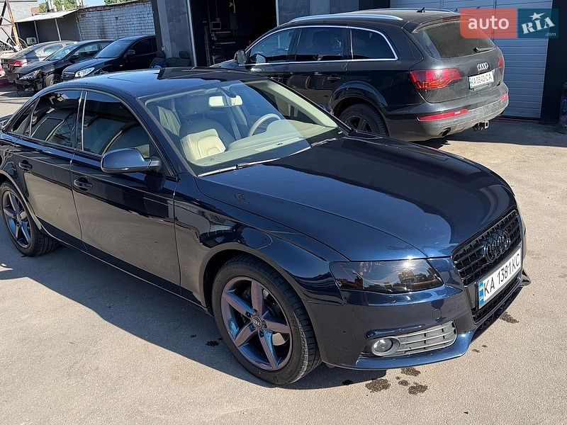 Седан Audi A4 2010 в Киеве