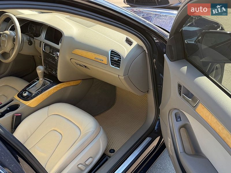 Седан Audi A4 2010 в Киеве