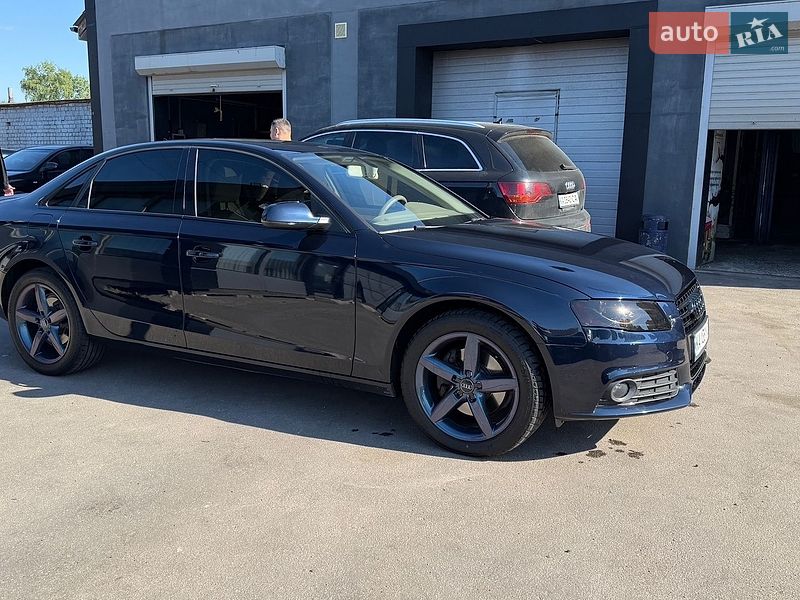 Седан Audi A4 2010 в Киеве