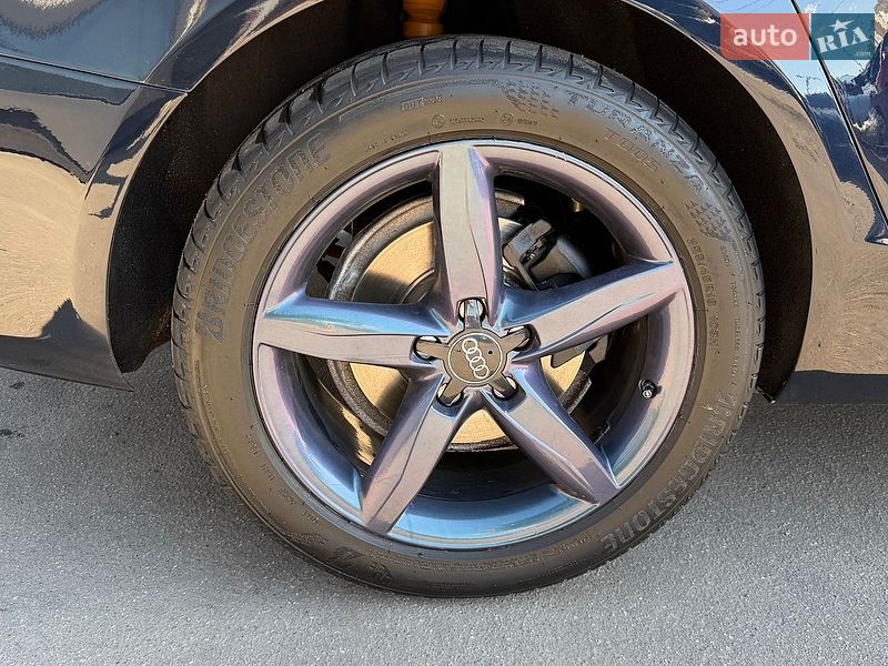 Седан Audi A4 2010 в Киеве