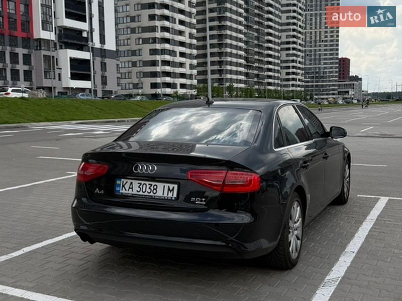 Седан Audi A4 2012 в Киеве