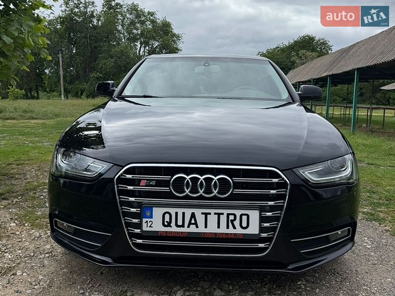 Седан Audi A4 2012 в Гайвороне