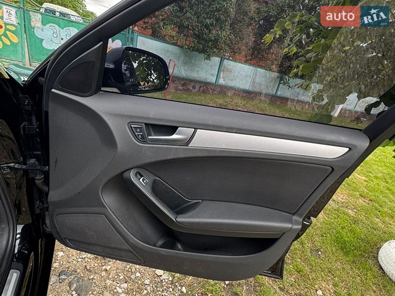 Седан Audi A4 2012 в Гайвороне