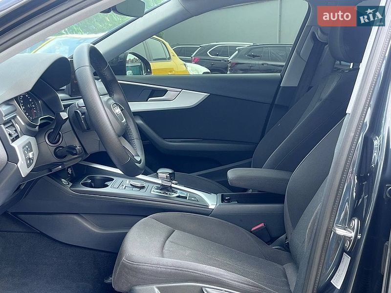 Универсал Audi A4 2018 в Львове
