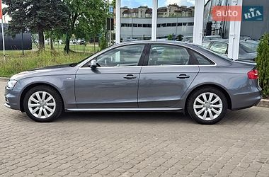 Седан Audi A4 2014 в Львове