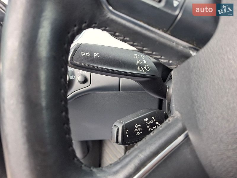 Седан Audi A4 2014 в Львове