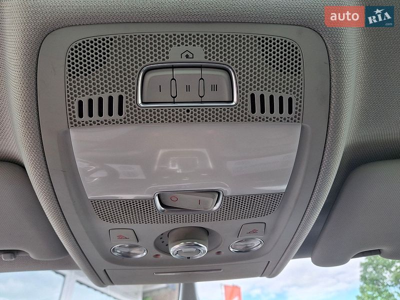 Седан Audi A4 2014 в Львове