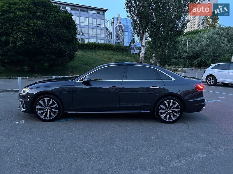 Седан Audi A4 2021 в Киеве