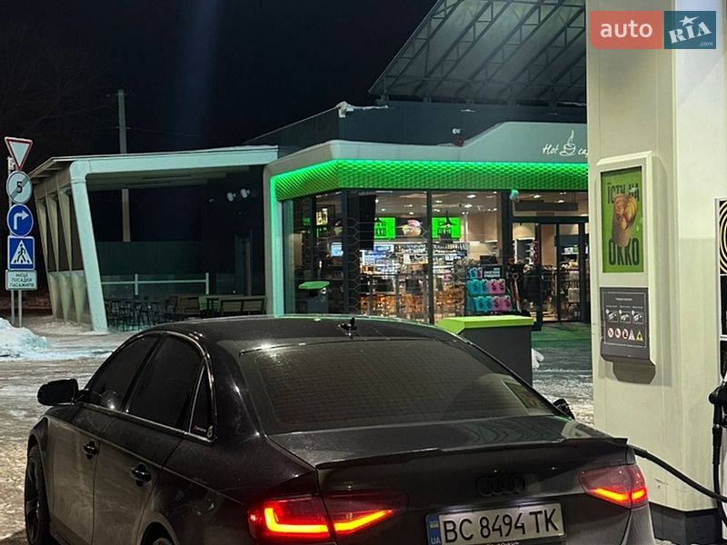 Седан Audi A4 2013 в Дніпрі