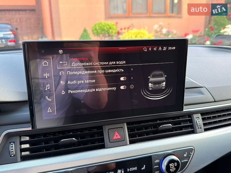 Седан Audi A4 2020 в Мукачево