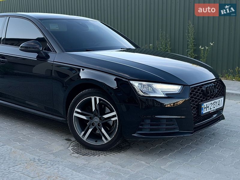 Седан Audi A4 2016 в Львові
