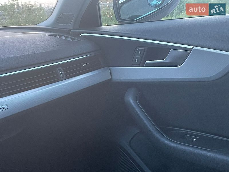 Седан Audi A4 2016 в Львове