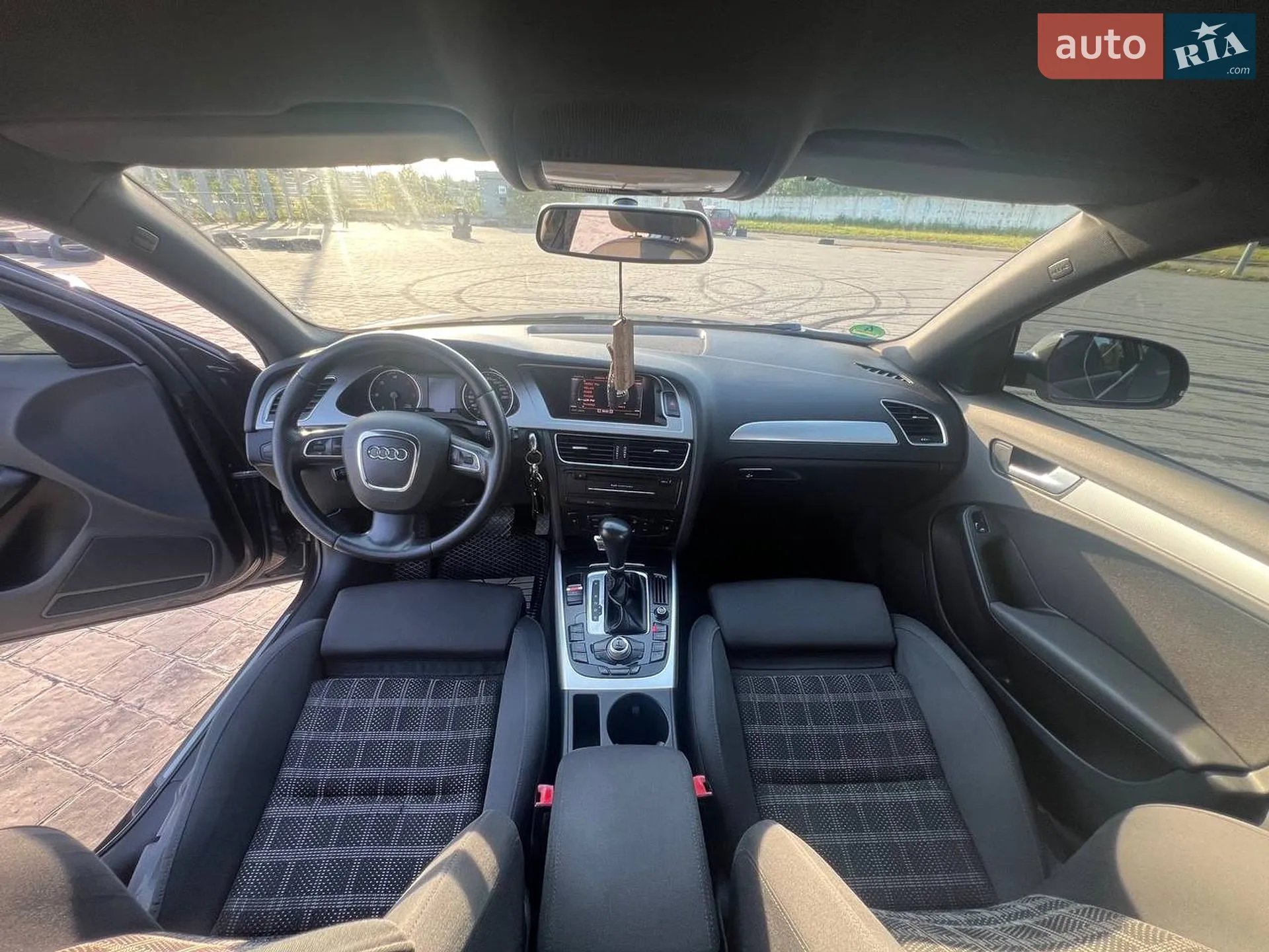 2011 Audi A4 - мініатюра 7