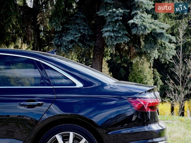 Седан Audi A4 2023 в Києві