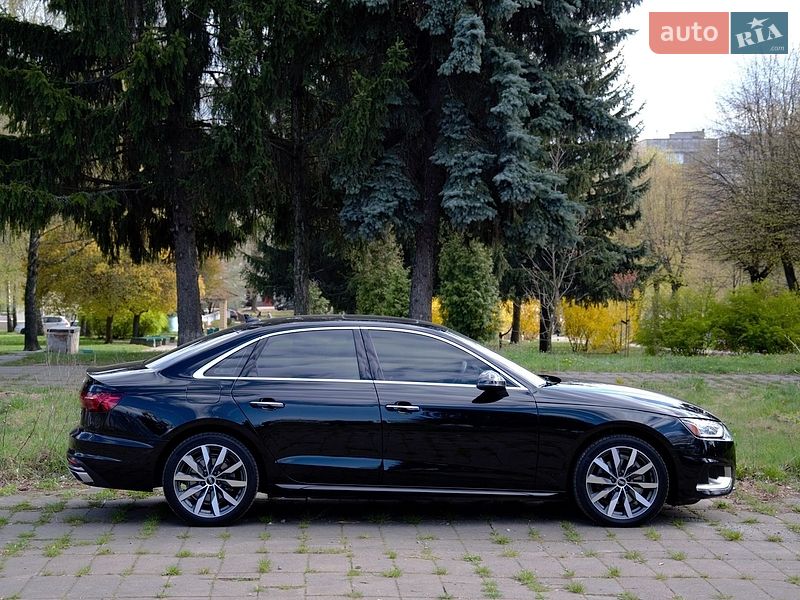 Седан Audi A4 2023 в Києві