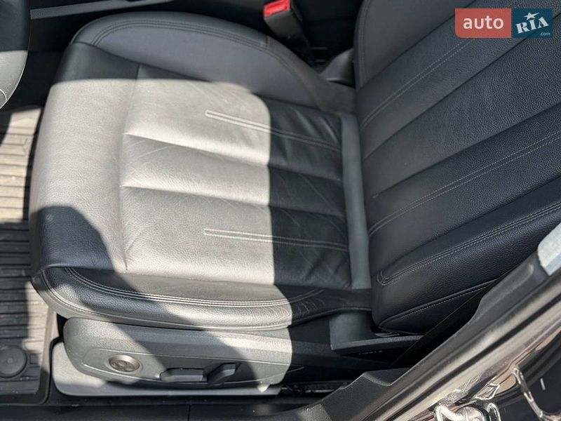 Седан Audi A4 2017 в Киеве