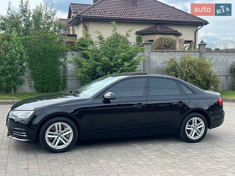Седан Audi A4 2016 в Ровно