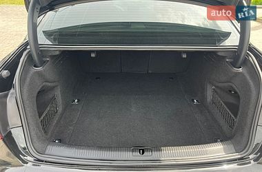 Седан Audi A4 2016 в Ровно