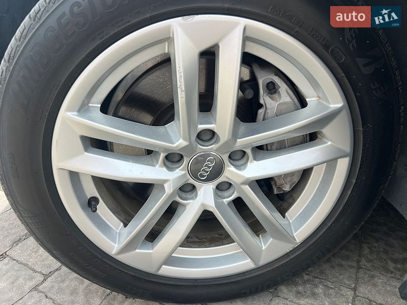 Седан Audi A4 2016 в Ровно