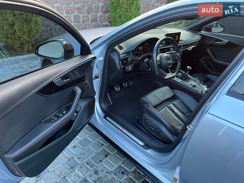 Седан Audi A4 2018 в Кропивницком