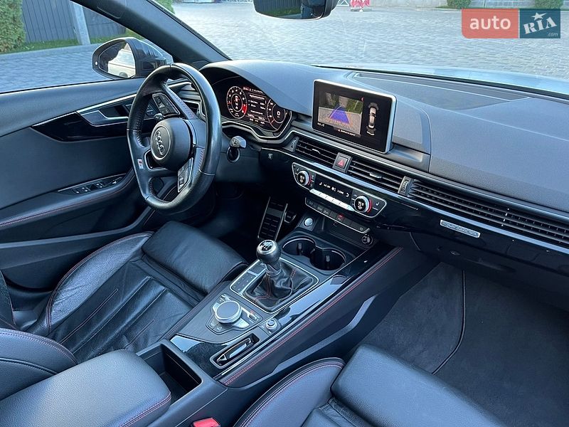Седан Audi A4 2018 в Кропивницком