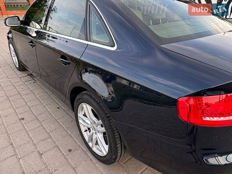 Седан Audi A4 2010 в Луцьку