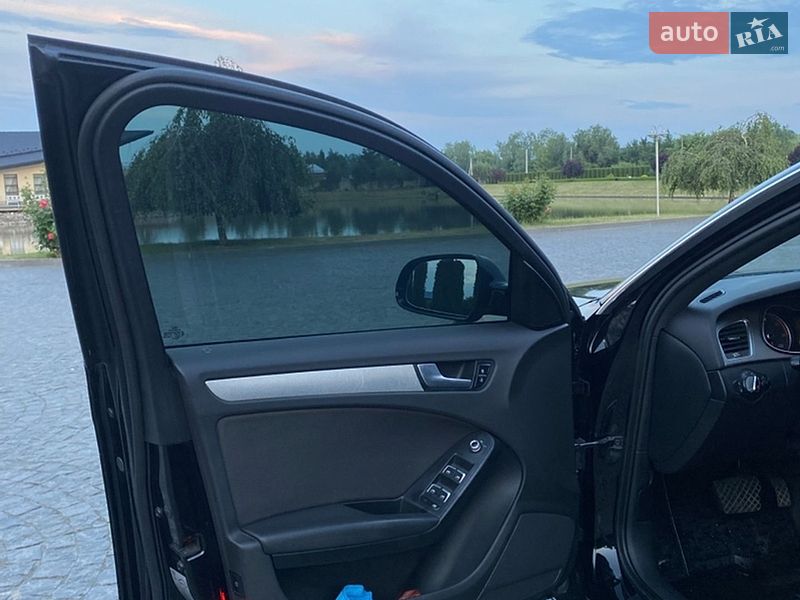 Универсал Audi A4 2013 в Жовкве