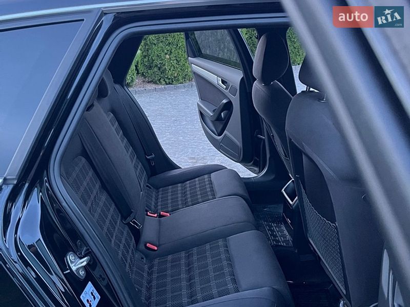 Универсал Audi A4 2013 в Жовкве