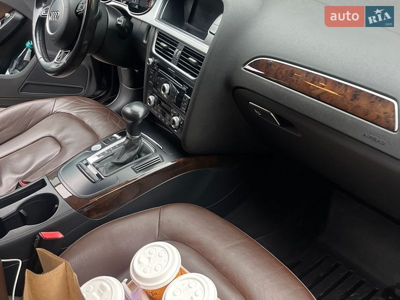 Седан Audi A4 2015 в Львові