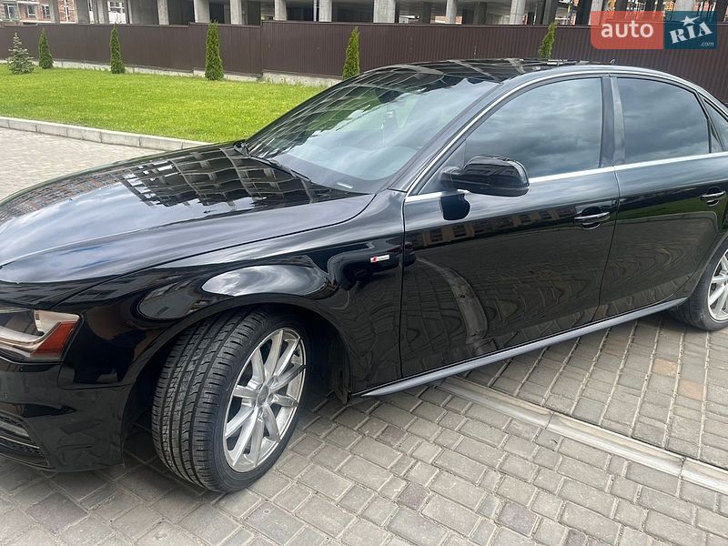 Седан Audi A4 2015 в Львові