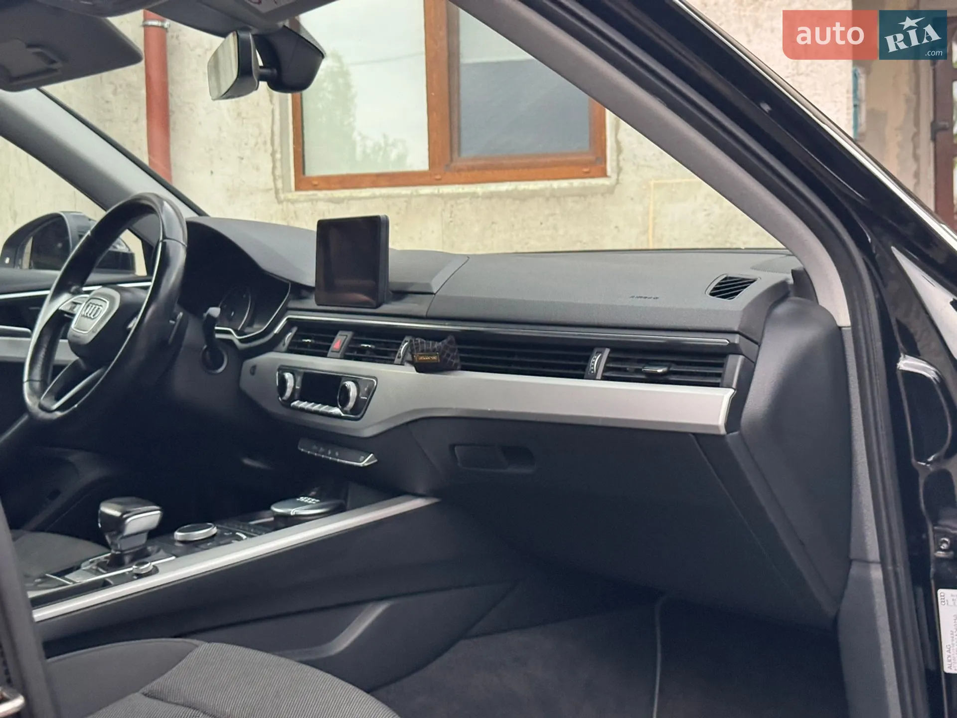 2016 Audi A4 - мініатюра 31
