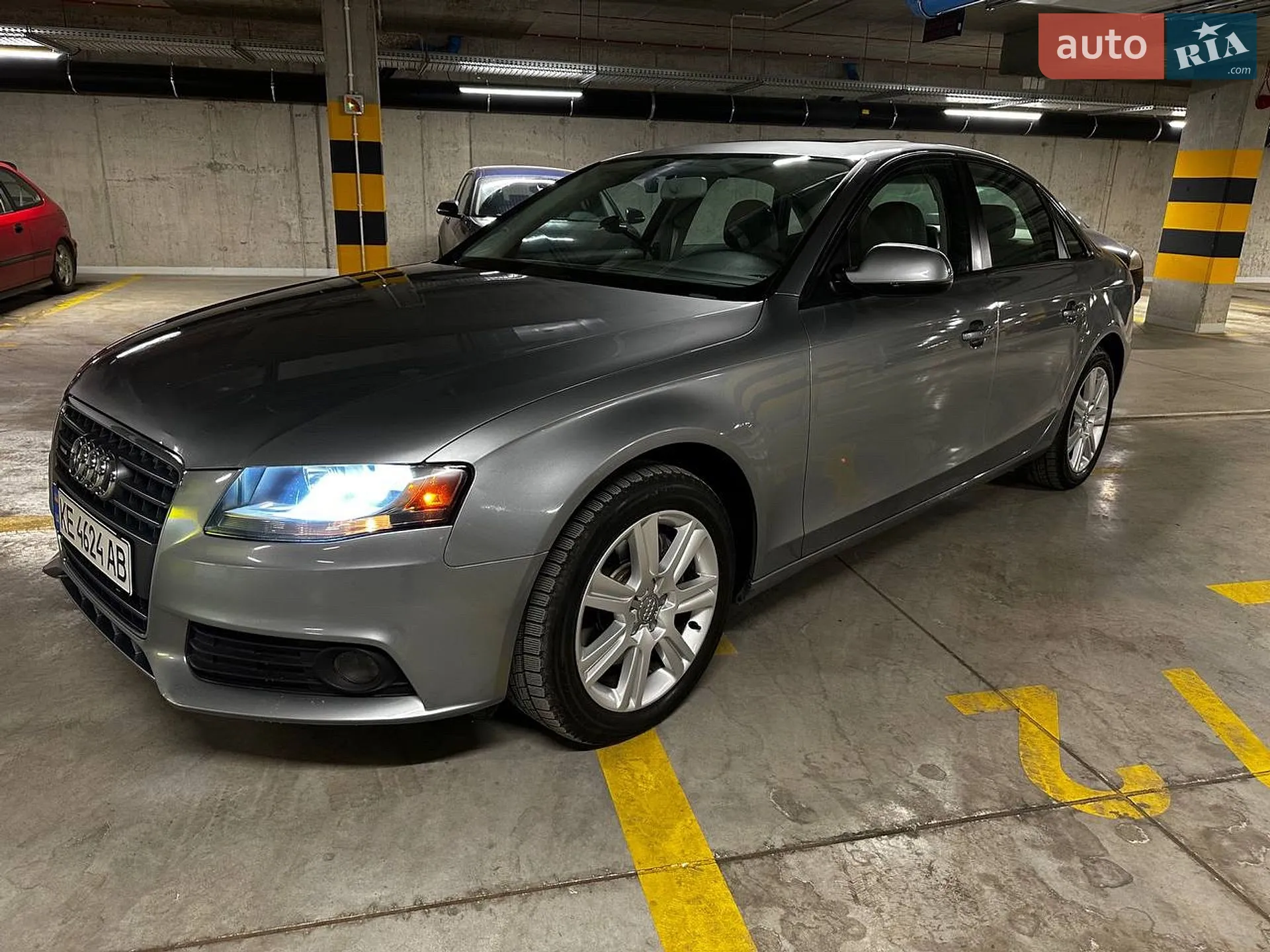 2010 Audi A4 - мініатюра 4