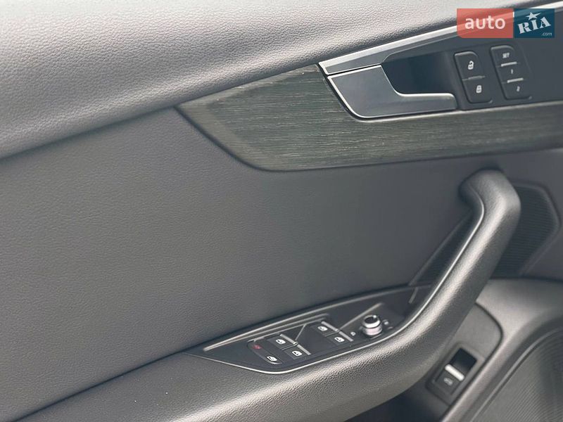 Седан Audi A4 2017 в Черновцах