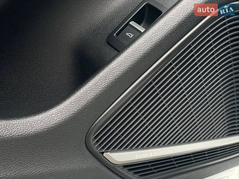 Седан Audi A4 2017 в Чернівцях
