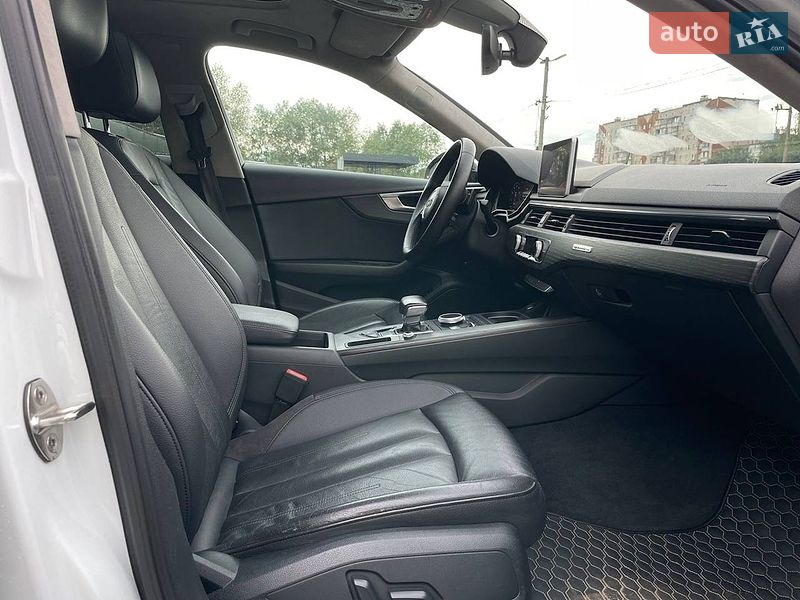 Седан Audi A4 2017 в Черновцах