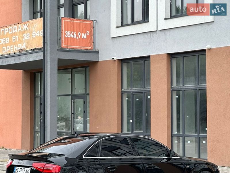 Седан Audi A4 2013 в Львові