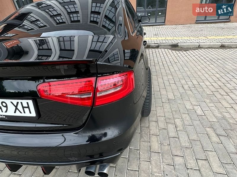 Седан Audi A4 2013 в Львові