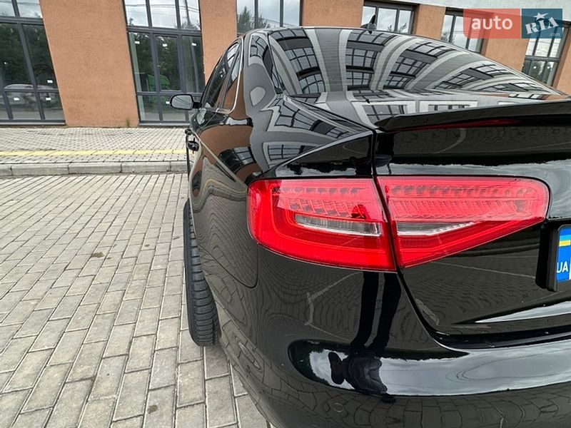 Седан Audi A4 2013 в Львові