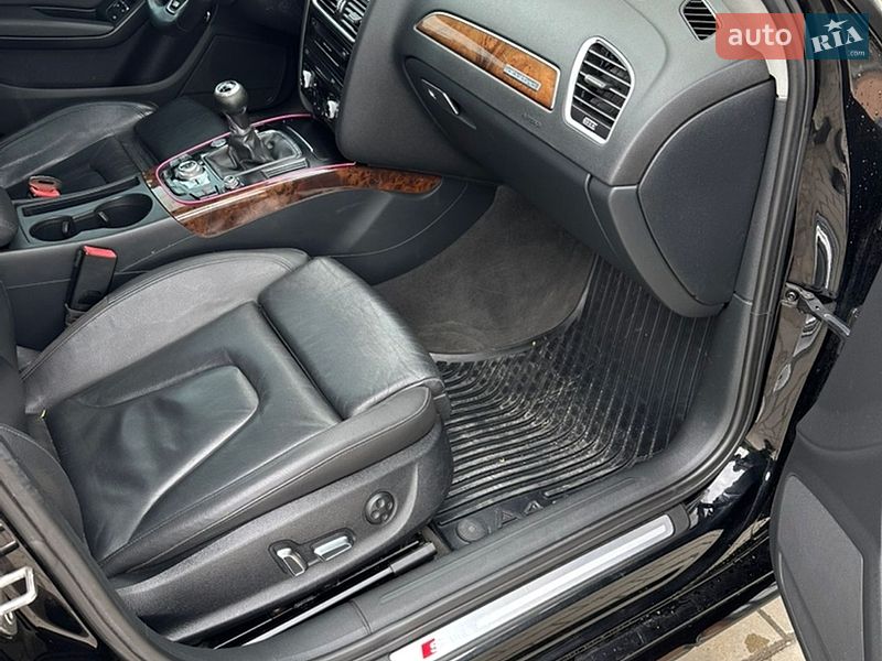 Седан Audi A4 2013 в Львові