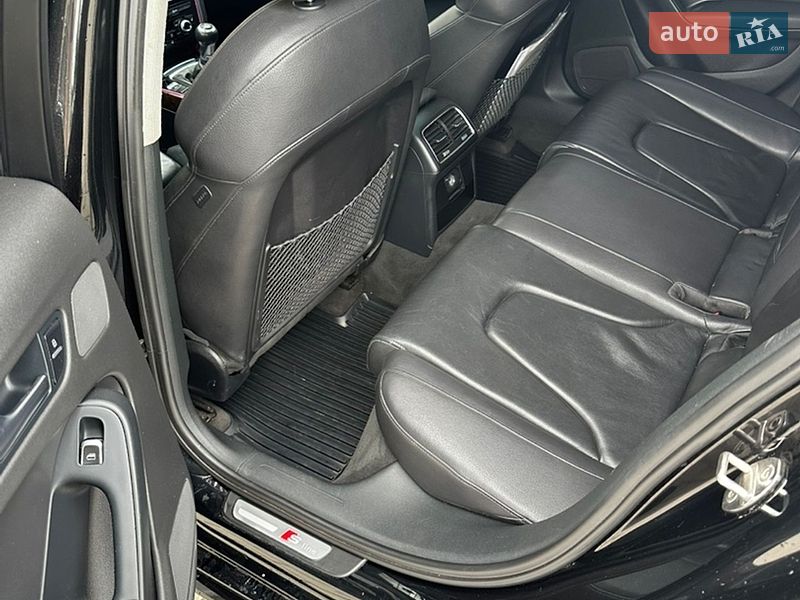 Седан Audi A4 2013 в Львові