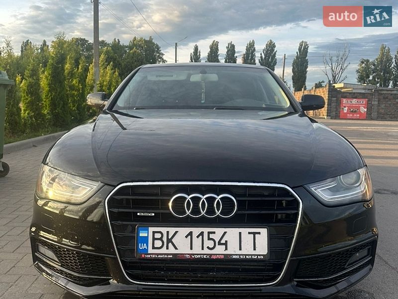 Седан Audi A4 2015 в Ровно