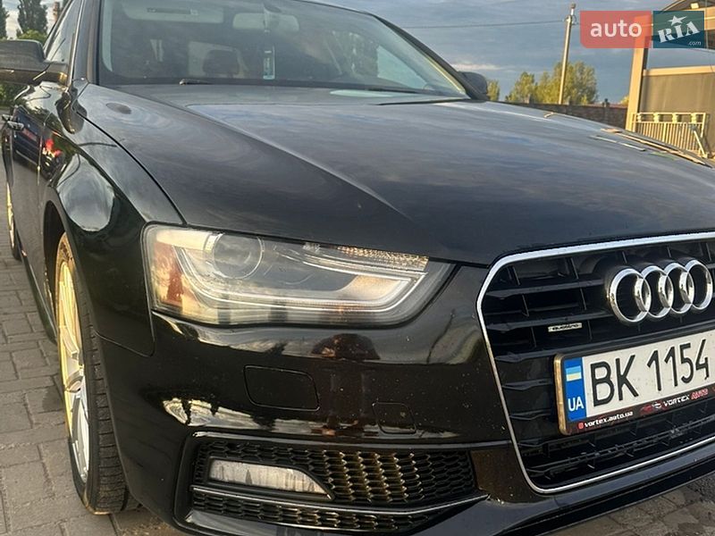 Седан Audi A4 2015 в Ровно
