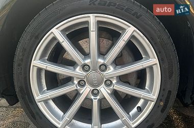 Седан Audi A4 2015 в Ровно