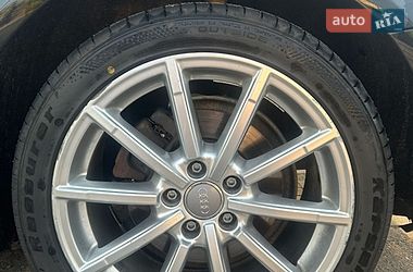 Седан Audi A4 2015 в Ровно